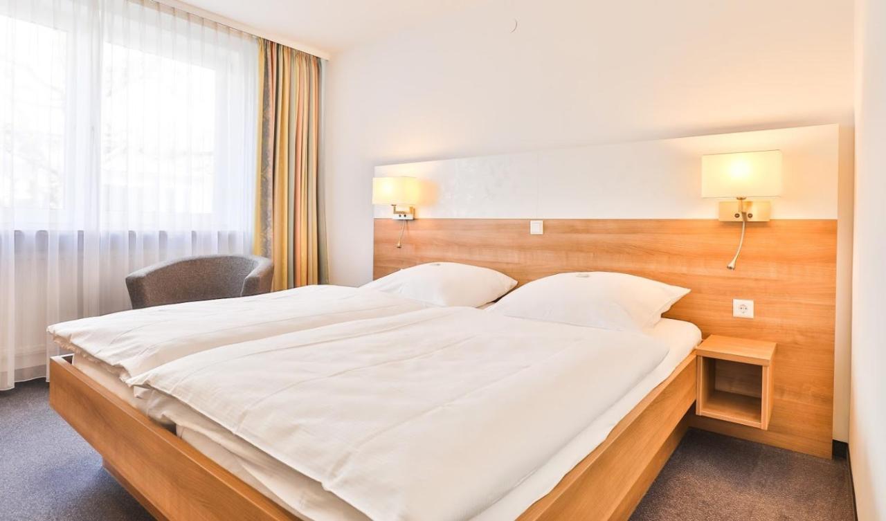 Hotel-Gasthaus "Krone" Boetzingen Buitenkant foto